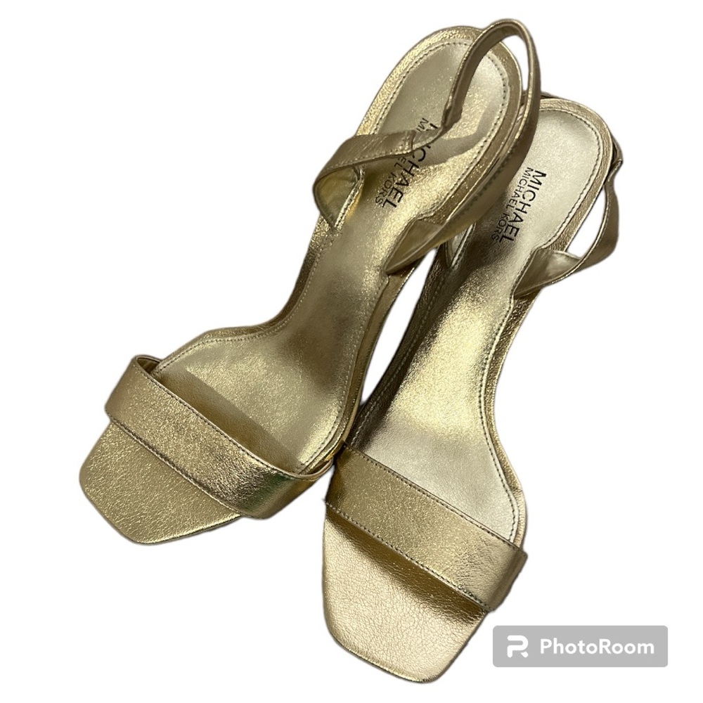 Michael Kors Low Kitten heel in GOLD